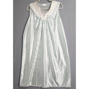 VTG Large Nightgown Mint Green Large 42" Chest Romantic Cottage Trad Twee